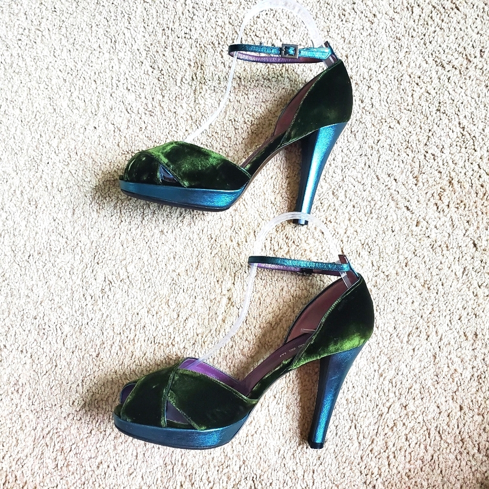 Exquisite rich emerald and shimmering blue heels